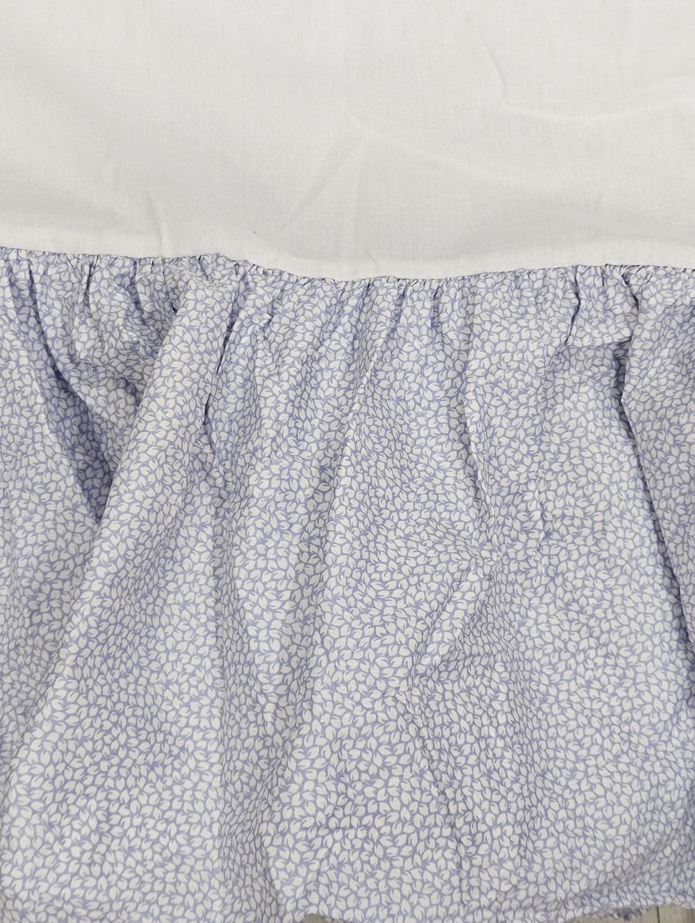 VTG Laura Ashley Blue White Micro Floral Leaves Queen Bedskirt 80s 90s NWOT - Picture 6 of 10